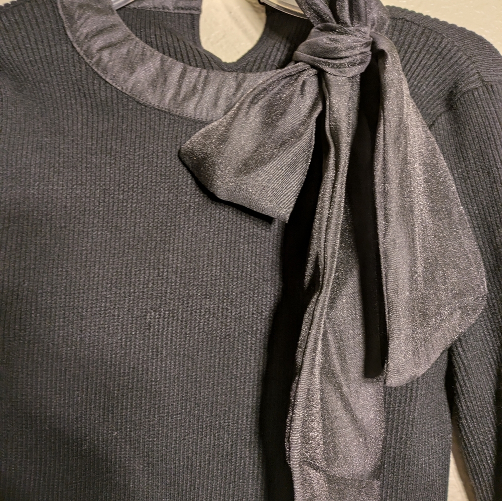 Chic Wish Black Sweater with Bow Detailsize Small - Picture 4 of 10